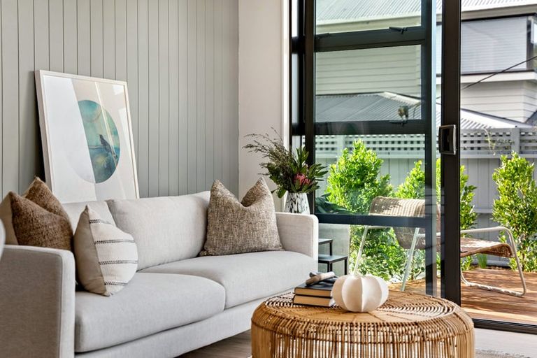 Photo of property in 3 Trafalgar Road, Milford, Auckland, 0620