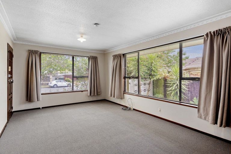 Photo of property in 2/77 Glenmore Avenue, Casebrook, Christchurch, 8051