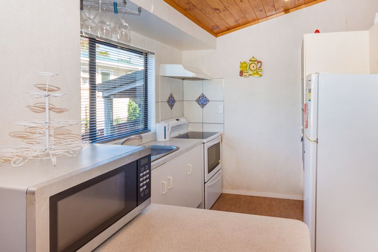 Photo of property in 2/16 Boundary Road, Opaheke, Papakura, 2113