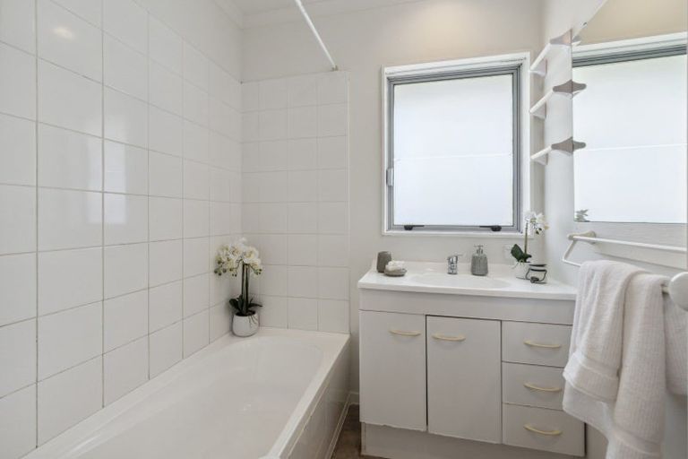 Photo of property in 3c Porchester Road, Papakura, 2110