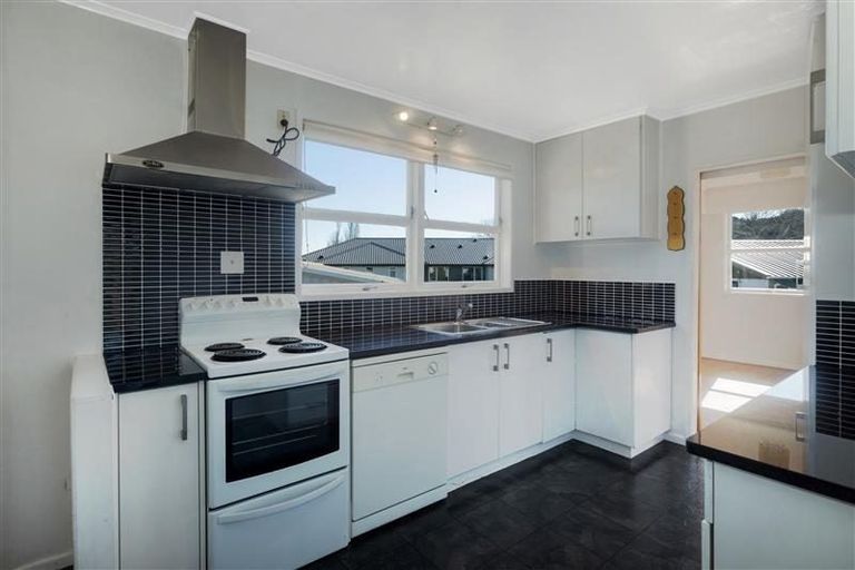 Photo of property in 56 Orams Road, Hillpark, Auckland, 2102