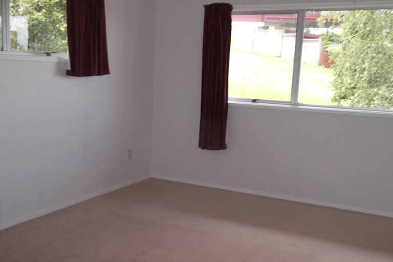 Photo of property in 31 Wyoming Avenue, Murrays Bay, Auckland, 0630