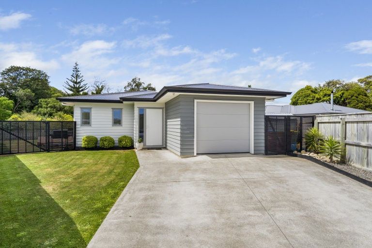 Photo of property in 15 Kingi Te Ahoaho Place, Otaki, 5512