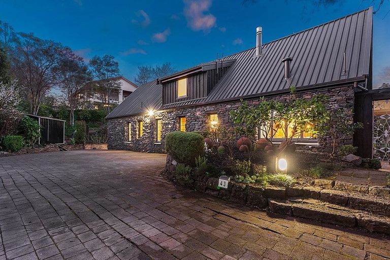 Photo of property in 43 West Lynn Road, Titirangi, Auckland, 0604