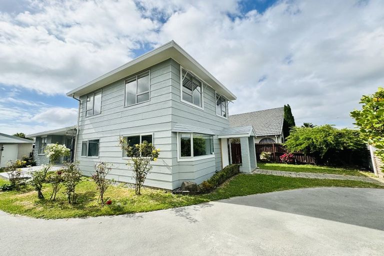 Photo of property in 58 Grimseys Road, Redwood, Christchurch, 8051