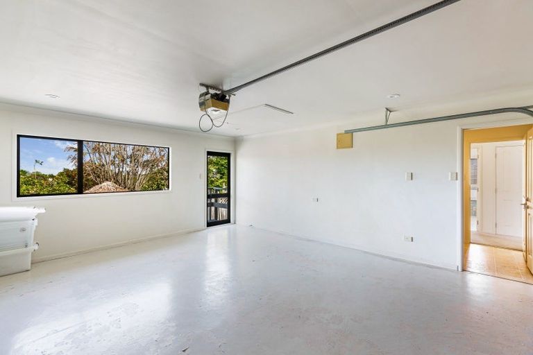 Photo of property in 2/12 Richards Avenue, Forrest Hill, Auckland, 0620