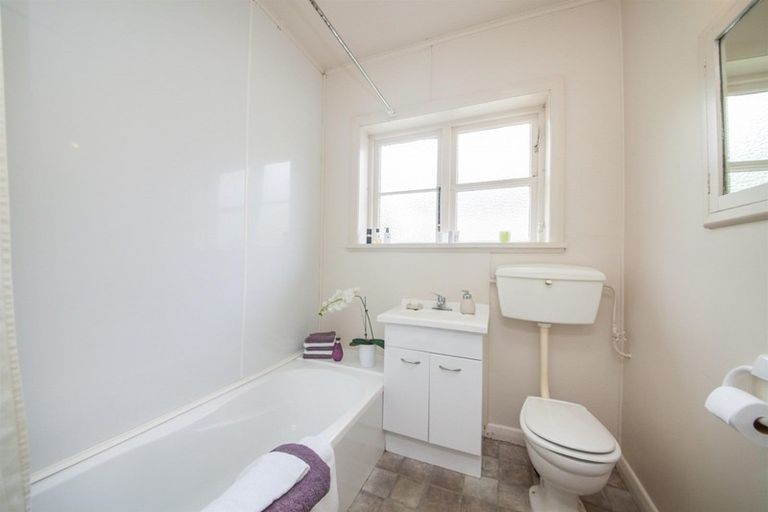 Photo of property in 54 Savage Crescent, West End, Palmerston North, 4412