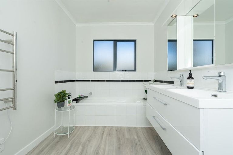 Photo of property in 23 Lavenham Place, Rototuna North, Hamilton, 3210