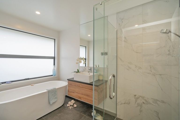 Photo of property in 20 Topping Place, Whitianga, 3510