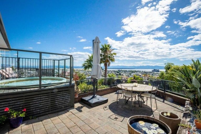 Photo of property in 51 Tosswill Road, Tahunanui, Nelson, 7011