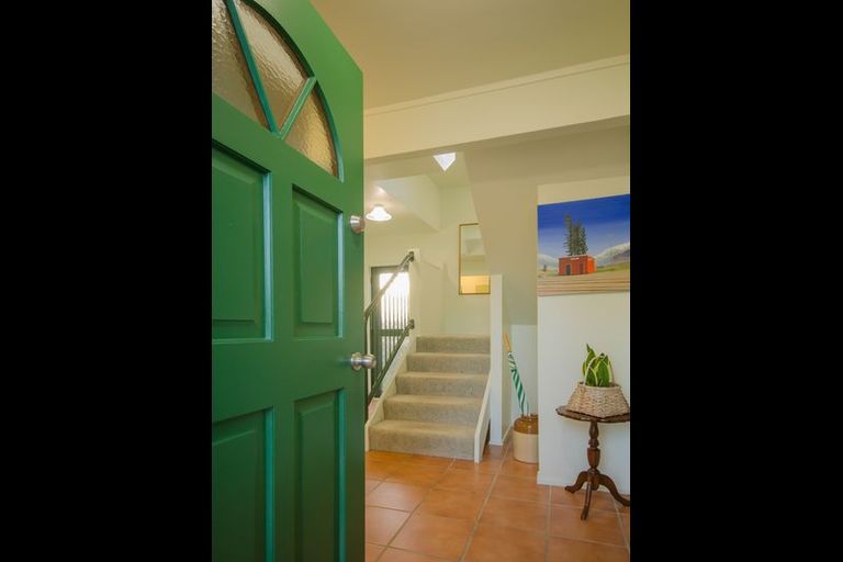 Photo of property in 18 Gilliam Street, New Lynn, Auckland, 0600