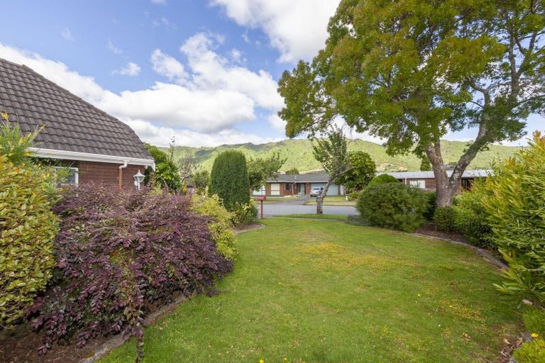 Photo of property in 34 Awanui Drive, Waikanae, 5036