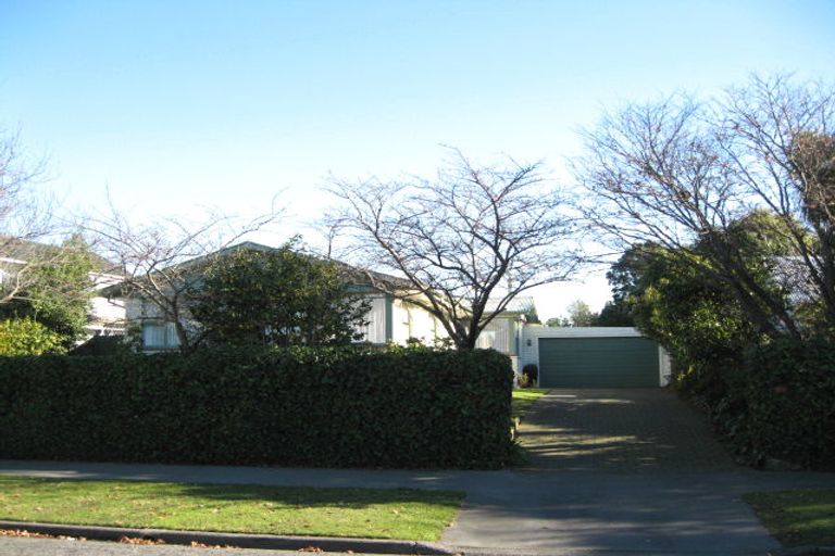 Photo of property in 108 Warren Crescent, Hillmorton, Christchurch, 8025