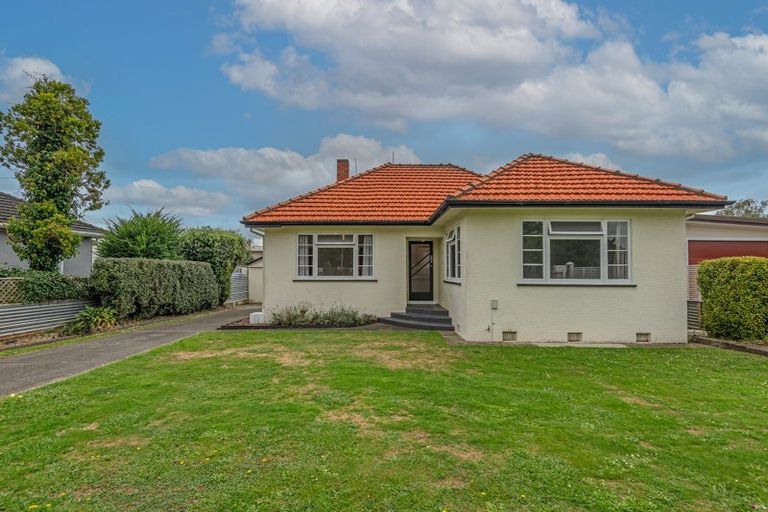 Photo of property in 99 Churchill Avenue, Hokowhitu, Palmerston North, 4410