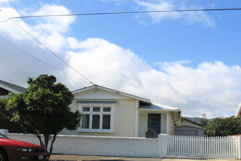 Photo of property in 8 Collins Street, Petone, Lower Hutt, 5012