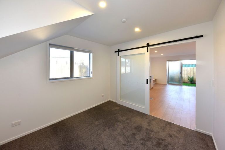 Photo of property in 2/62 Bowhill Road, New Brighton, Christchurch, 8083