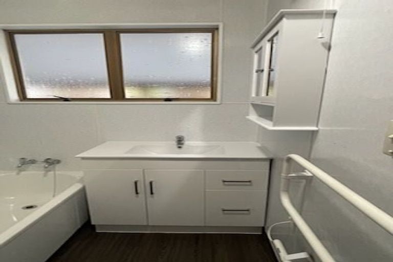 Photo of property in 2/30 Whitley Avenue, Ebdentown, Upper Hutt, 5018