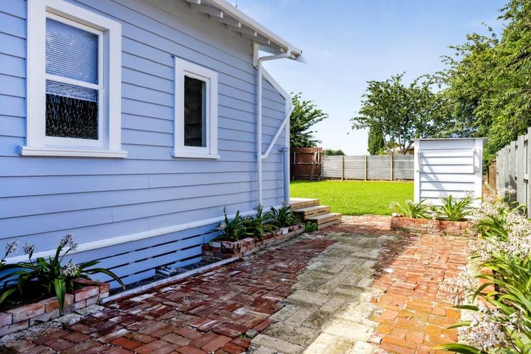 Photo of property in 195 South Road, Hawera, 4610