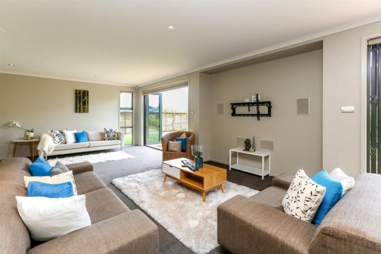 Photo of property in 9 St Andrews Parkway, Waiwhakaiho, New Plymouth, 4312