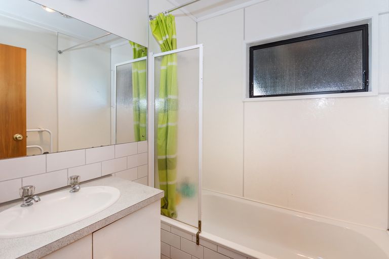 Photo of property in 2/16 Boundary Road, Opaheke, Papakura, 2113