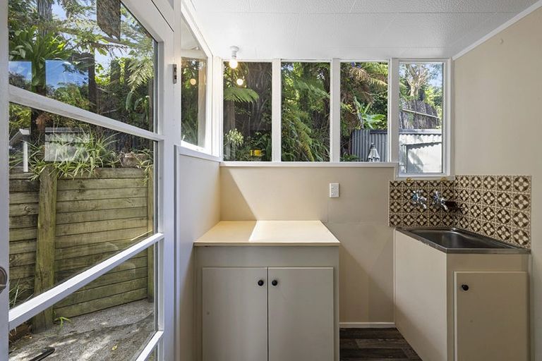 Photo of property in 105 Fulford Street, New Plymouth, 4310