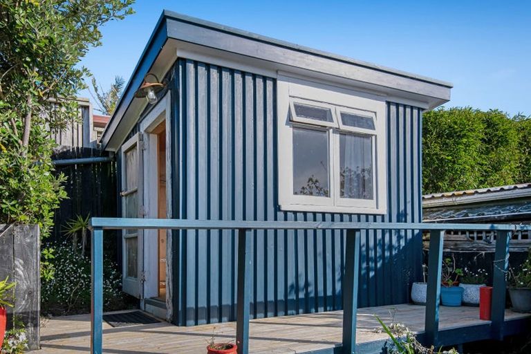 Photo of property in 15 Beach Road, Manly, Whangaparaoa, 0930