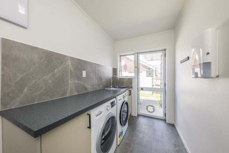 Photo of property in 14 Peridot Place, Conifer Grove, Takanini, 2112