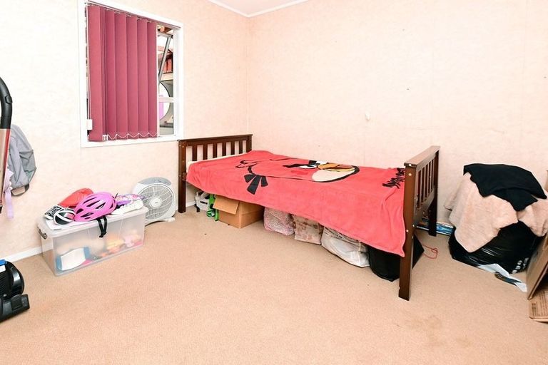 Photo of property in 5 Bundena Place, Clendon Park, Auckland, 2103
