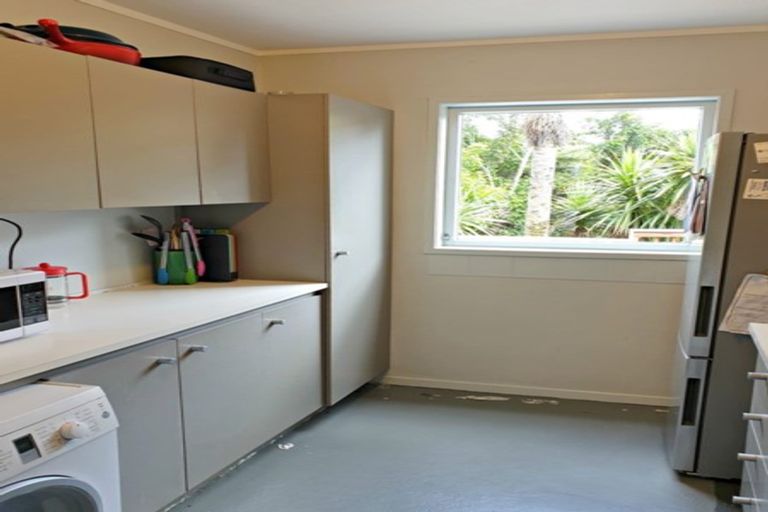 Photo of property in 10/65 Rangatira Road, Beach Haven, Auckland, 0626