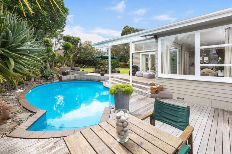 Photo of property in 10 Pembroke Crescent, Glendowie, Auckland, 1071