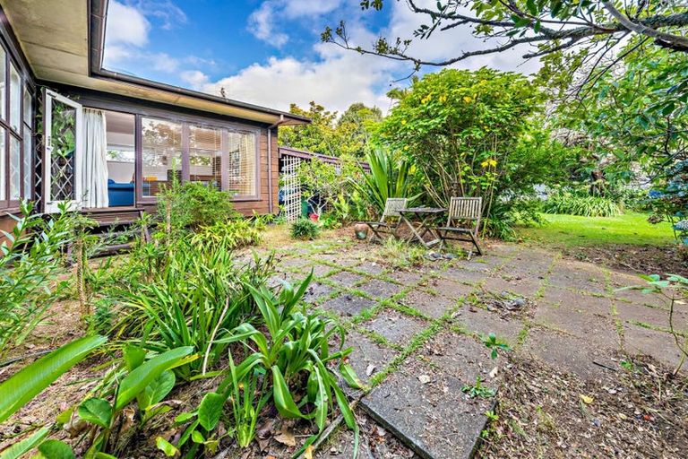 Photo of property in 103 Ennis Avenue, Pakuranga Heights, Auckland, 2010
