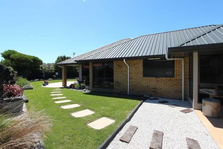 Photo of property in 29 Aston Drive, Waimairi Beach, Christchurch, 8083