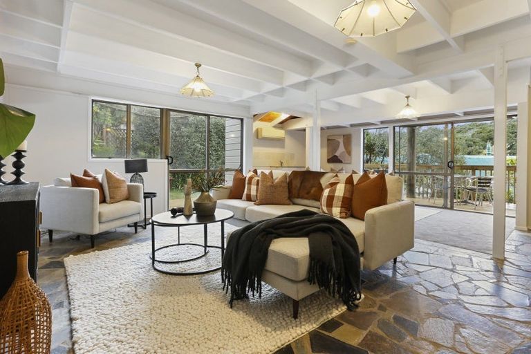 Photo of property in 1/16 Learmonth Avenue, Birkenhead, Auckland, 0626