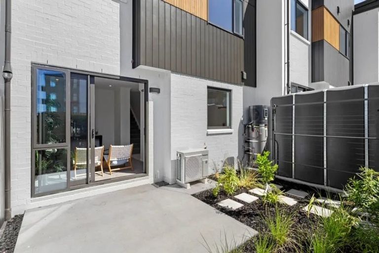 Photo of property in 16 Hema Road, Hobsonville, Auckland, 0616