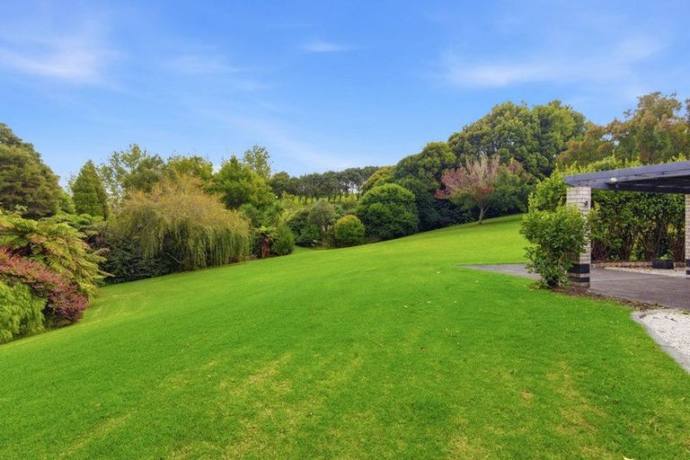 Photo of property in 17 Terry Smyth Drive, Kumeu, 0892