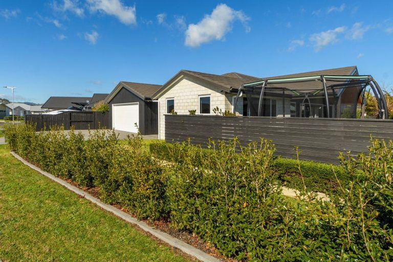 Photo of property in 28 Rotomanu Place, Pyes Pa, Tauranga, 3112
