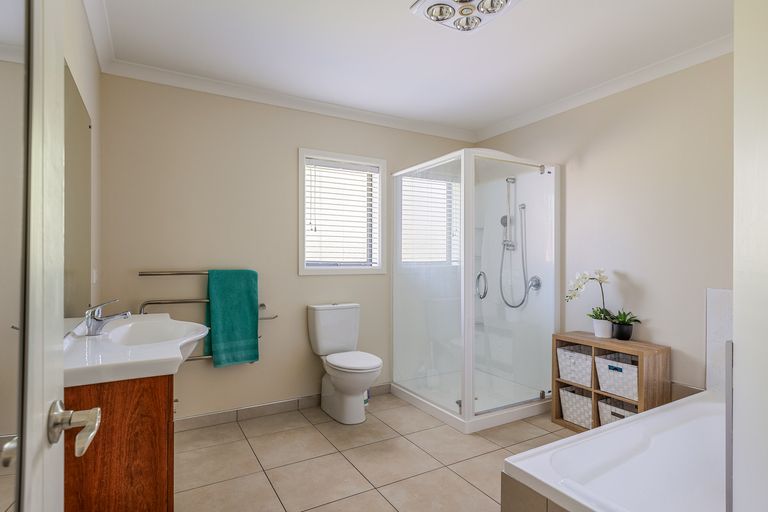 Photo of property in 17 William Donald Drive, Solway, Masterton, 5810