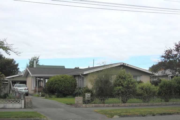 Photo of property in 6 Cotswold Avenue, Bishopdale, Christchurch, 8053