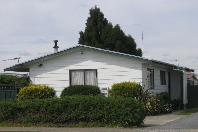 Photo of property in 17b Kawaha Point Road, Fairy Springs, Rotorua, 3015