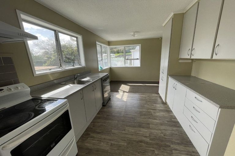 Photo of property in 2 Citril Place, Red Hill, Papakura, 2110