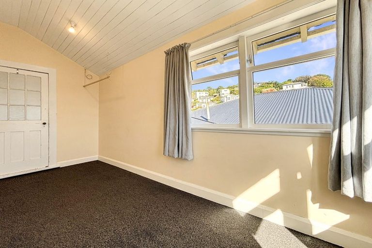 Photo of property in 17 Hankey Street, Mount Cook, Wellington, 6011