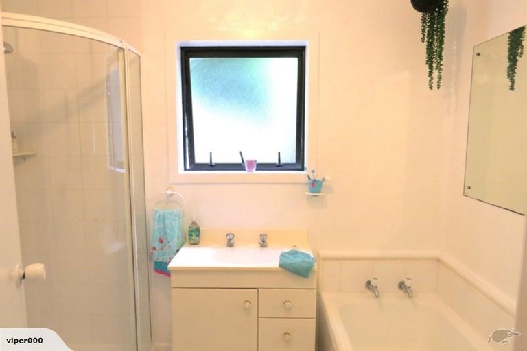 Photo of property in 8 Rosecamp Road, Beach Haven, Auckland, 0626