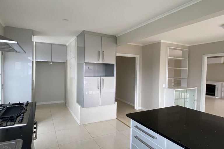 Photo of property in 17 Bradbury Road, Botany Downs, Auckland, 2010