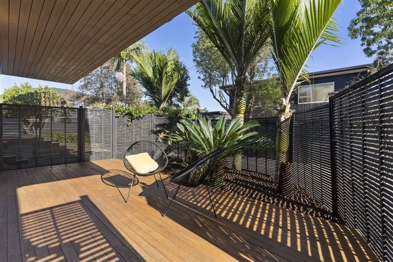 Photo of property in 10 Sanctuary Point, Sunnyhills, Auckland, 2010