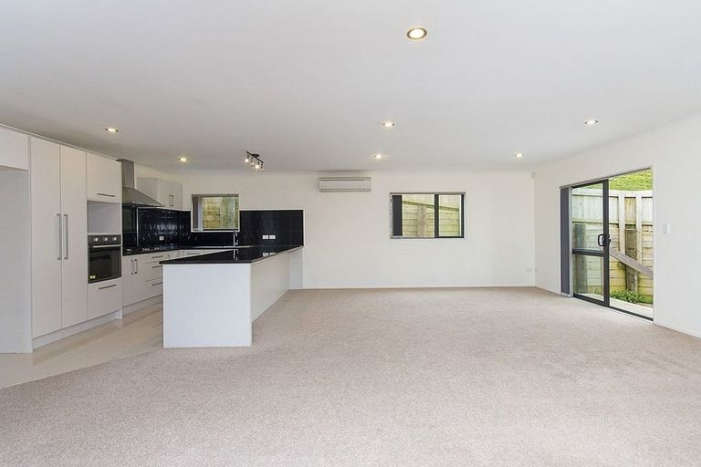 Photo of property in 44 Cape Vista Crescent, Pukekohe, 2120