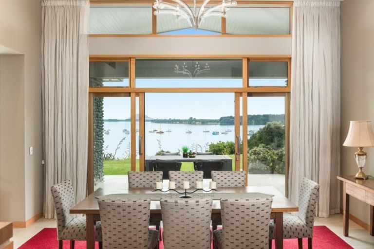 Photo of property in 61 Omokoroa Road, Omokoroa, 3114