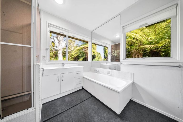 Photo of property in 130 Point View Drive, East Tamaki Heights, Auckland, 2016