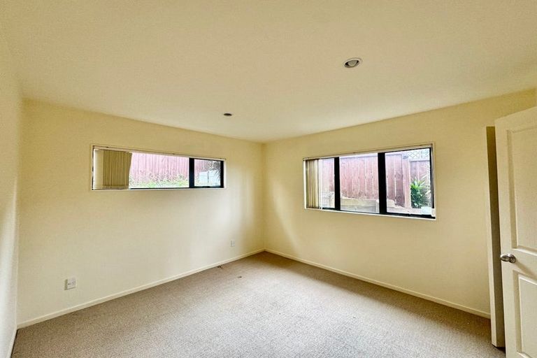 Photo of property in 2b Spencer Road, Pinehill, Auckland, 0632