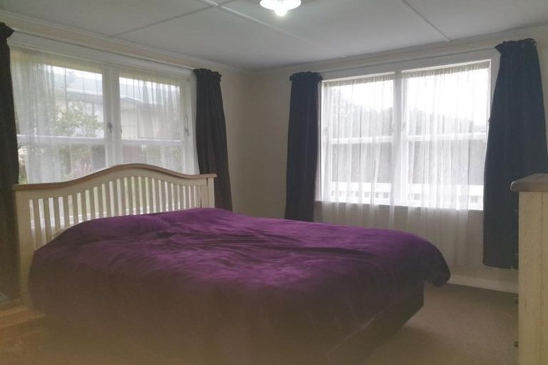Photo of property in 2 Rakihau Place, Titahi Bay, Porirua, 5022