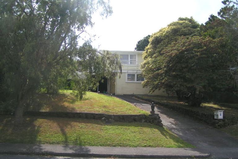 Photo of property in 66 Bond Crescent, Forrest Hill, Auckland, 0620